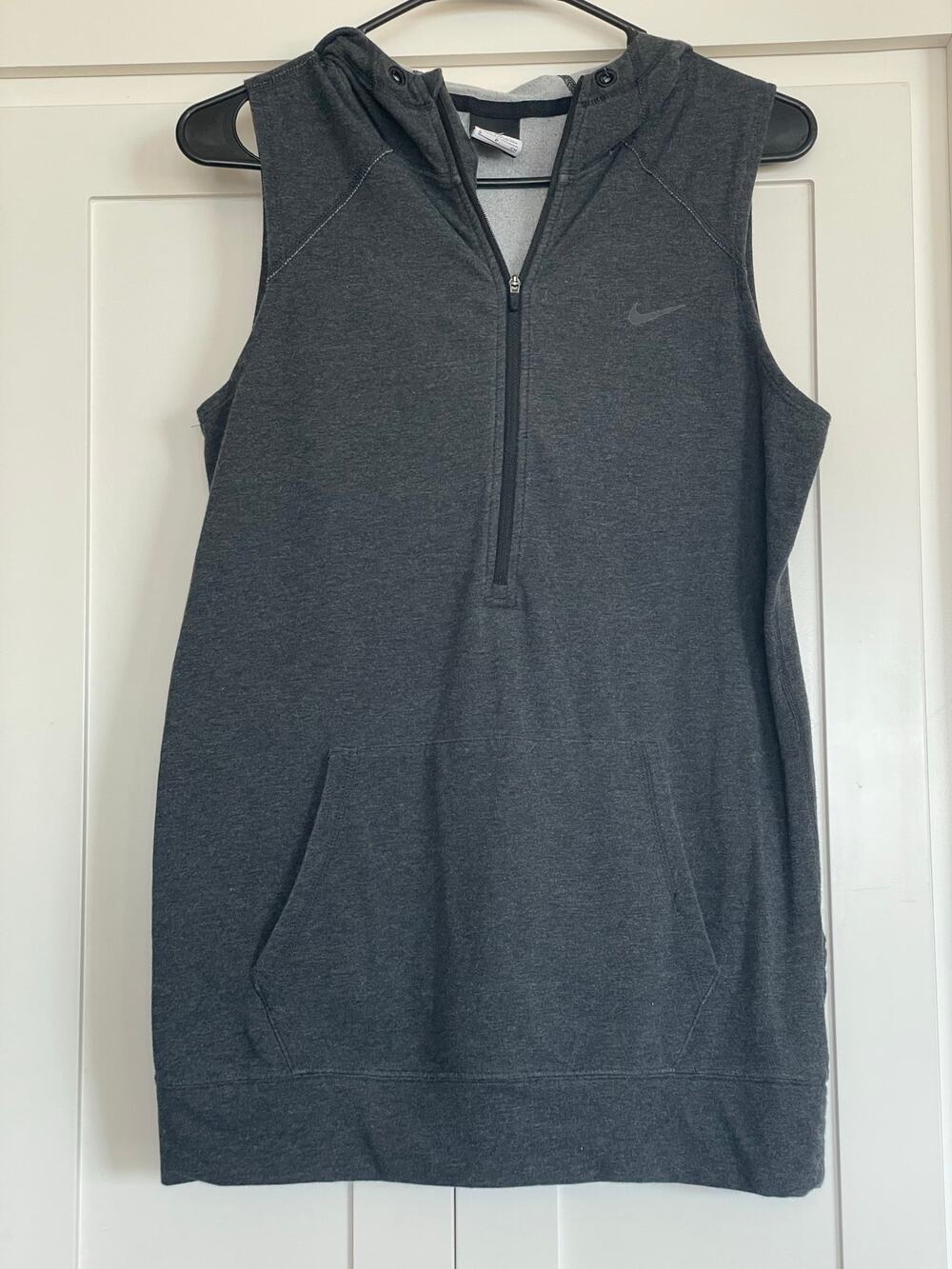 Nike  Dri-Fit Women's Obsessed gray pullover hoodie 1/2 zip sleeveless SM